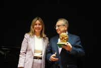 La Comunidad entrega los premios 'Cerebros de Oro' a Rocío Álvarez y a Tomás Fuertes