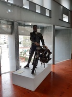 Cultura rinde homenaje a Antonio Ballester mostrando su obra 'Otto y su moto' en el Centro Párraga