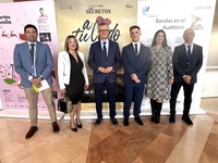 El consejero de Salud participa en la gala benéfica a favor de la Asociación ELA de la Región de Murcia