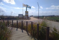 La Bandera azul ondea en una de las playas de la Región.
