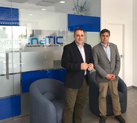 El director general de Simplificación de la Actividad Empresarial y Economía Digital, Francisco Abril, junto a Daniel Saavedra, gerente de InaTIC