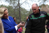 La consejera visita el Centro de Recuperación de Fauna Silvestre de la Región de Murcia y participa en la liberación de un mochuelo y dos erizos europeos