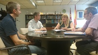 El director general del Agua se reúne con la alcaldesa de Mazarrón, Alicia Jiménez