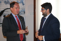 El presidente de la Comunidad recibe al embajador de Bélgica en España (2)