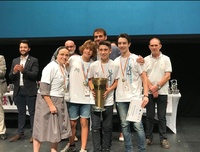 Alumnos del colegio Nazaret de Badalona, ganadores de la categoría Football de la olimpiada nacional de robótica