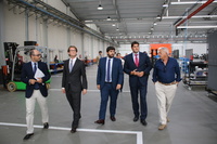 Fernando López Miras visita las instalaciones de la empresa Corvus Innova (2)