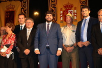 El presidente de la Comunidad asiste a la entrega del Premio Al-Kazar que otorga el Ayuntamiento de Los Alcázares