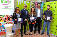 El director del Instituto de Fomento, Joaquín Gómez, junto a los representantes de los tres proyectos reconocidos con el premio Emprendedor del Mes