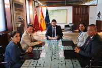 El presidente de la Comunidad recibe al cónsul de  Ecuador en la Región de Murcia, Carlos Espinoza