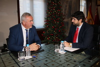 Fernando López Miras se reúne con el alcalde de Moratalla (2)