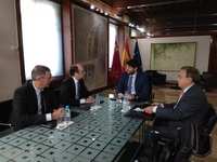 López Miras se reúne con el decano del Colegio Oficial de Ingenieros de Caminos, Canales y Puertos  de Murcia