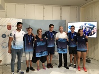 Martínez-Cachá recibe a los a los jóvenes del equipo infantil de natación del Cartagonova-Cartagena