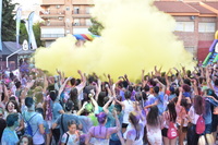 Más de 1.000 personas participan en la Holi Day Party en Alcantarilla