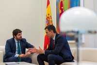 Fernando López Miras se reúne con Pedro Sánchez en el Palacio de la Moncloa (2)