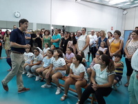 Villegas presenta la aplicación 'Esporti family' para prevenir la obesidad infantil