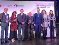 Foto de los premiados en los Premios de Artesanía 2018