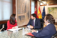 Fernando López Miras se reúne con la presidenta del Colegio Oficial de Secretarios, Interventores y Tesoreros de la Región