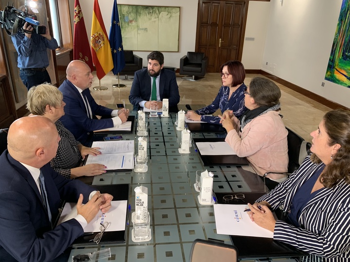 López Miras se reúne con el presidente del Comité de Entidades Representantes de Personas con Discapacidad de la Región de Murcia (Cermi)