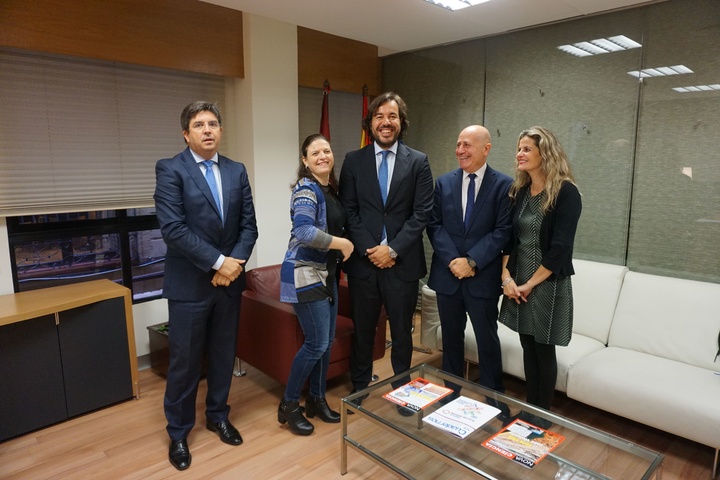 El consejero Miguel Motas se reúne con representantes de Fasen (Federación de Asociaciones de Familias de Personas Sordas de la Región de Murcia) (II)
