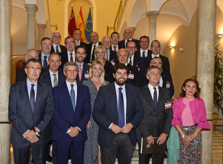 López Miras preside la recepción oficial a los asistentes del XXII Congreso Nacional de la Empresa Familiar (2)