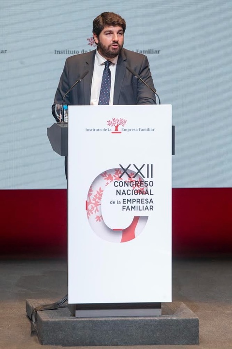 El presidente de la Comunidad, Fernando López Miras, participa en el XXII Congreso Nacional de la Empresa Familiar que ha inaugurado Su Majestad el Rey, Felipe VI (3)