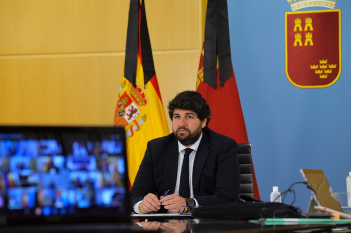 Fernando López Miras participa en la reunión por vía telemática de dirigentes autonómicos con el presidente Pedro Sánchez (2)
