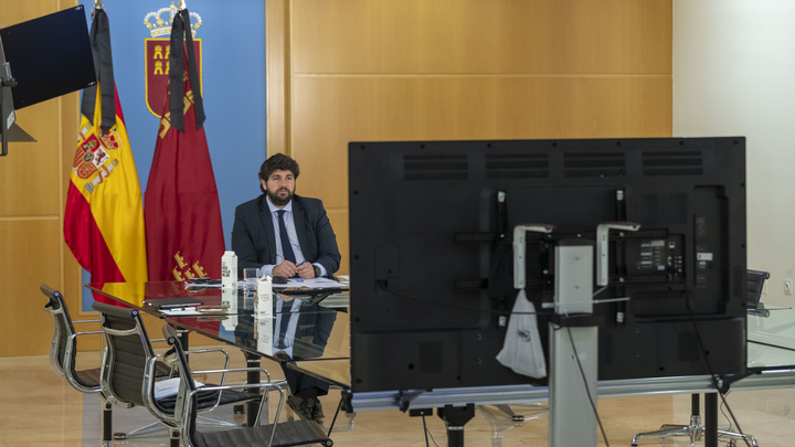 El presidente López Miras participa en la reunión por vía telemática de presidentes autonómicos con Pedro SánchezCerrar contenido