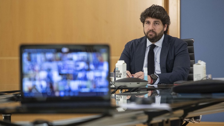 López Miras participa en la reunión por vía telemática de dirigentes autonómicos (2)