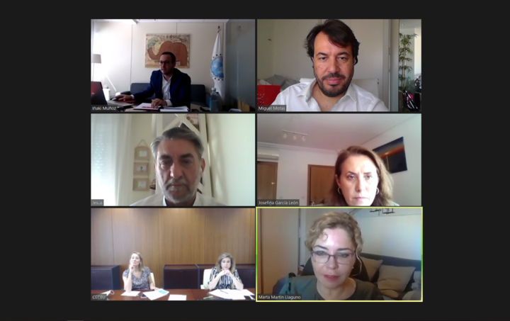 Imagen de la reunión mantenida hoy por el consejero Miguel Motas con representantes de la Federación Española de Dislexia (Fedis)