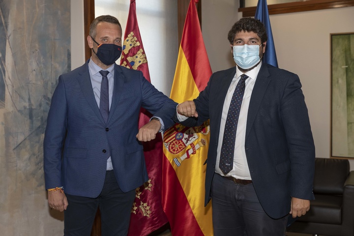 López Miras se reúne con el portavoz parlamentario Joaquín Segado
