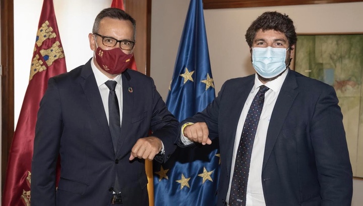López Miras se reúne con el portavoz parlamentario Diego Conesa
