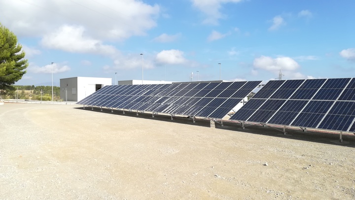 Placas solares situadas en la EDAR (Estación Depuradora de Aguas Residuales) de Bullas