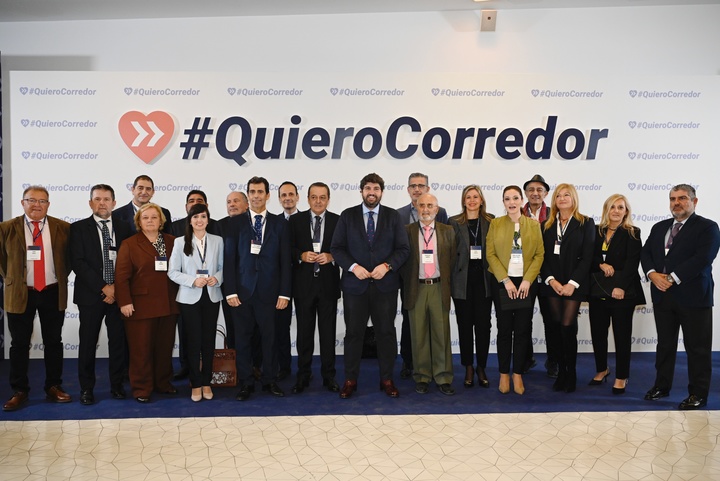 El presidente de la Comunidad, Fernando López Miras, asiste en Barcelona al sexto acto empresarial para reivindicar la culminación del Corredor Mediterráneo (2)