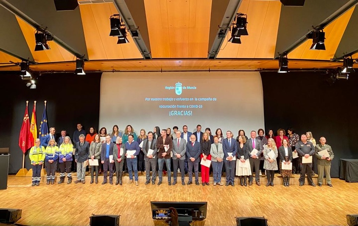 La Comunidad reconoce la labor de los profesionales implicados en el proceso de vacunas contra la Covid-19