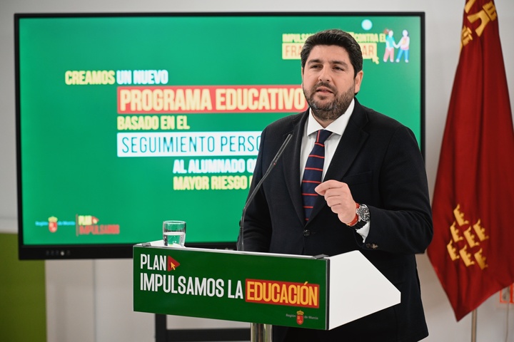 López Miras presenta el 'Plan Impulsamos la Educación' en el IES Sanje de Alcantarilla (2)
