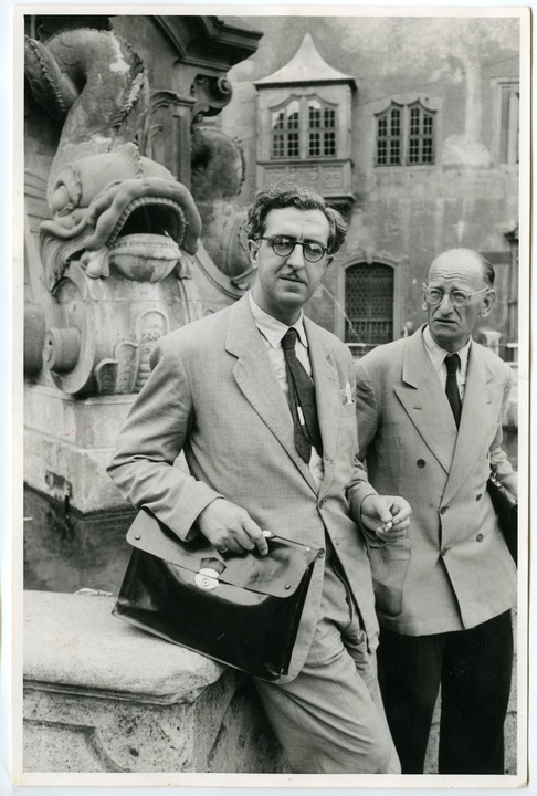 Dictinio de Castillo-Elejabeytia, con el profesor Hellmuth Johanni, en Würzburg (1953).