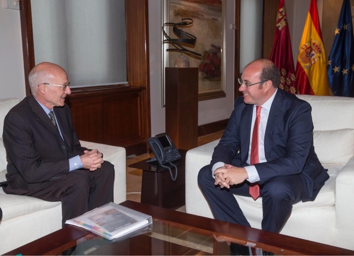 El presidente de la Comunidad recibe al embajador de Canadá ante el Reino de España y el Principado de Andorra, Matthew Levin (3)