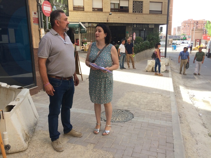 La directora general Laura Sandoval visita las obras en ejecución en distintas calles adyacentes de Juan Carlos I