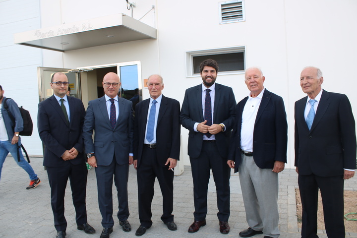 El presidente Fernando López Miras visita las instalaciones de la empresa García Aranda (3)