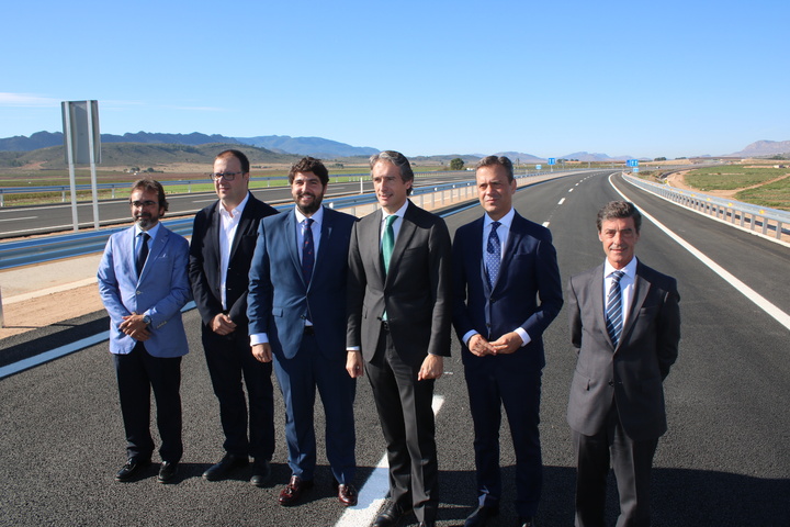 El presidente de la Comunidad y el ministro de Fomento inauguran el tramo de la autovía A-33 entre Jumilla y Yecla (2)
