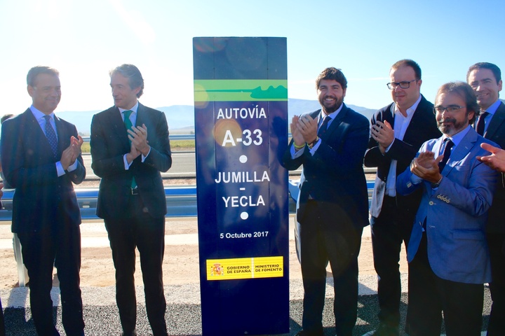 El presidente de la Comunidad y el ministro de Fomento inauguran el tramo de la autovía A-33 entre Jumilla y Yecla (4)