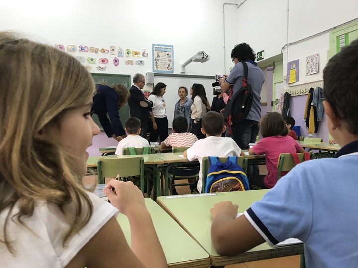 Martínez-Cachá anuncia mejoras educativas en Abarán