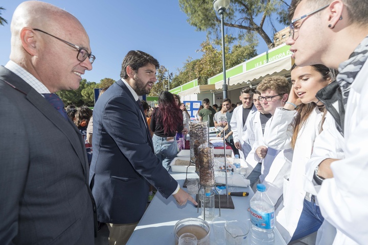 El presidente de la Comunidad inaugura la XVI edición de la Semana de la Ciencia y la Tecnología de la Región de Murcia (3)