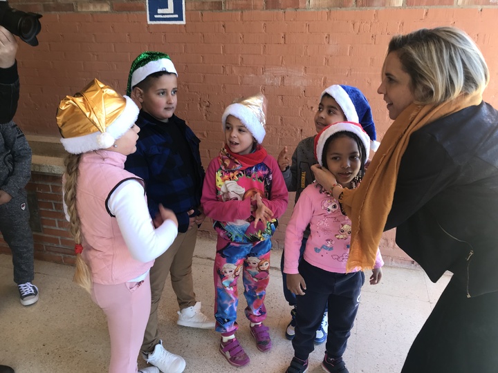 Martínez-Cachá visita el colegio 'Vicente Medina'