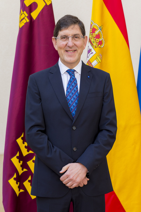 Manuel Villegas García. Consejero de Salud