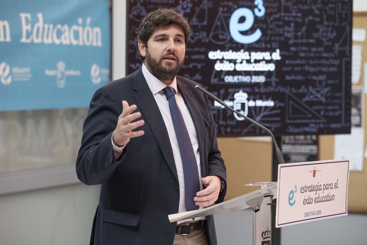 El jefe del Ejecutivo regional, Fernando López Miras, presidió el acto de presentación de la 'Estrategia de Éxito Educativo: Objetivo 2020' (2)