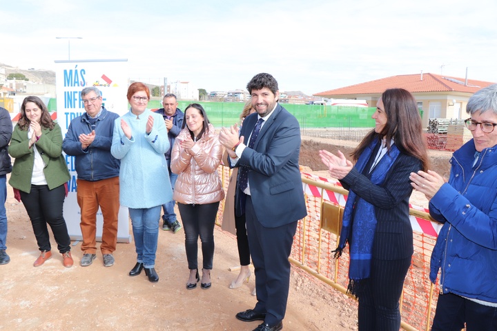 Inicio de las obras del Centro de Educación Infantil y Primaria Príncipe Felipe de Jumilla (2)