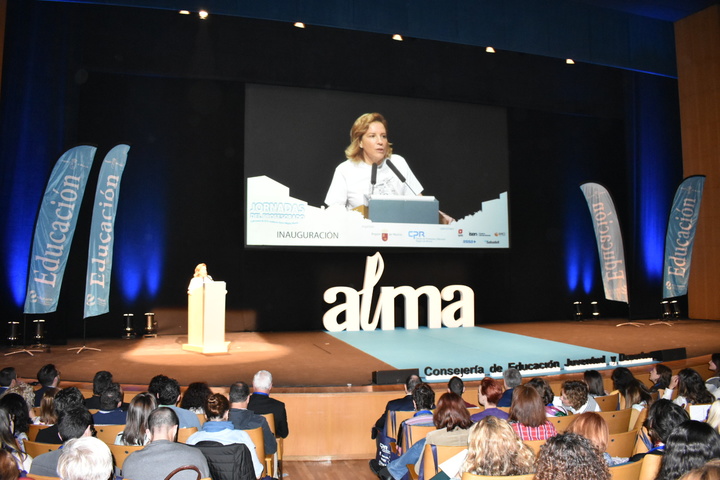 Adela Martínez-Cachá inaugura las jornadas sobre innovación educativa ALMA