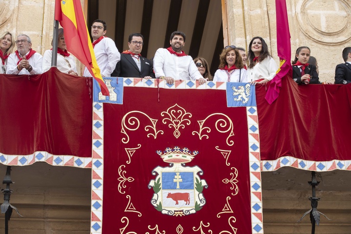 El presidente Fernando López Miras asiste a la misa conmemorativa de la aparición de la Santísima Cruz (2)