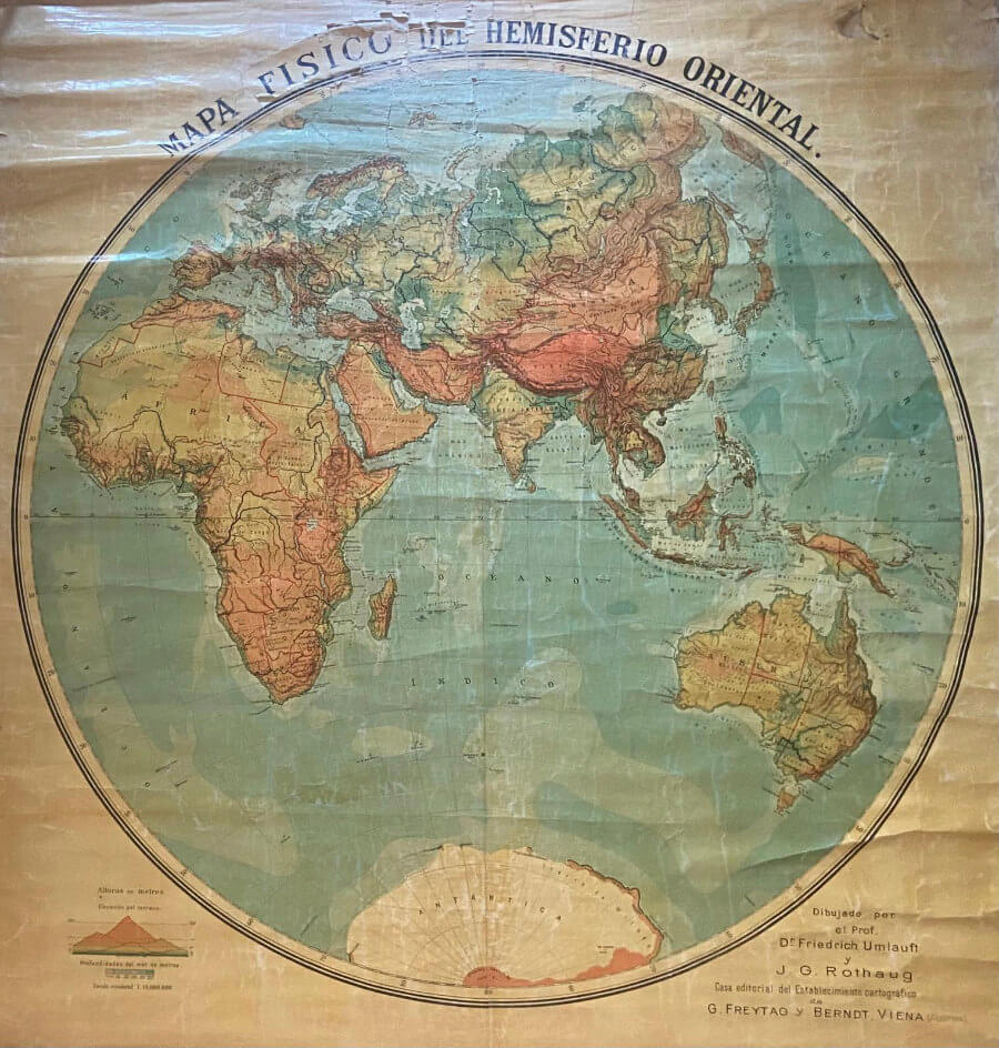 Mapa físico del hemisferio oriental